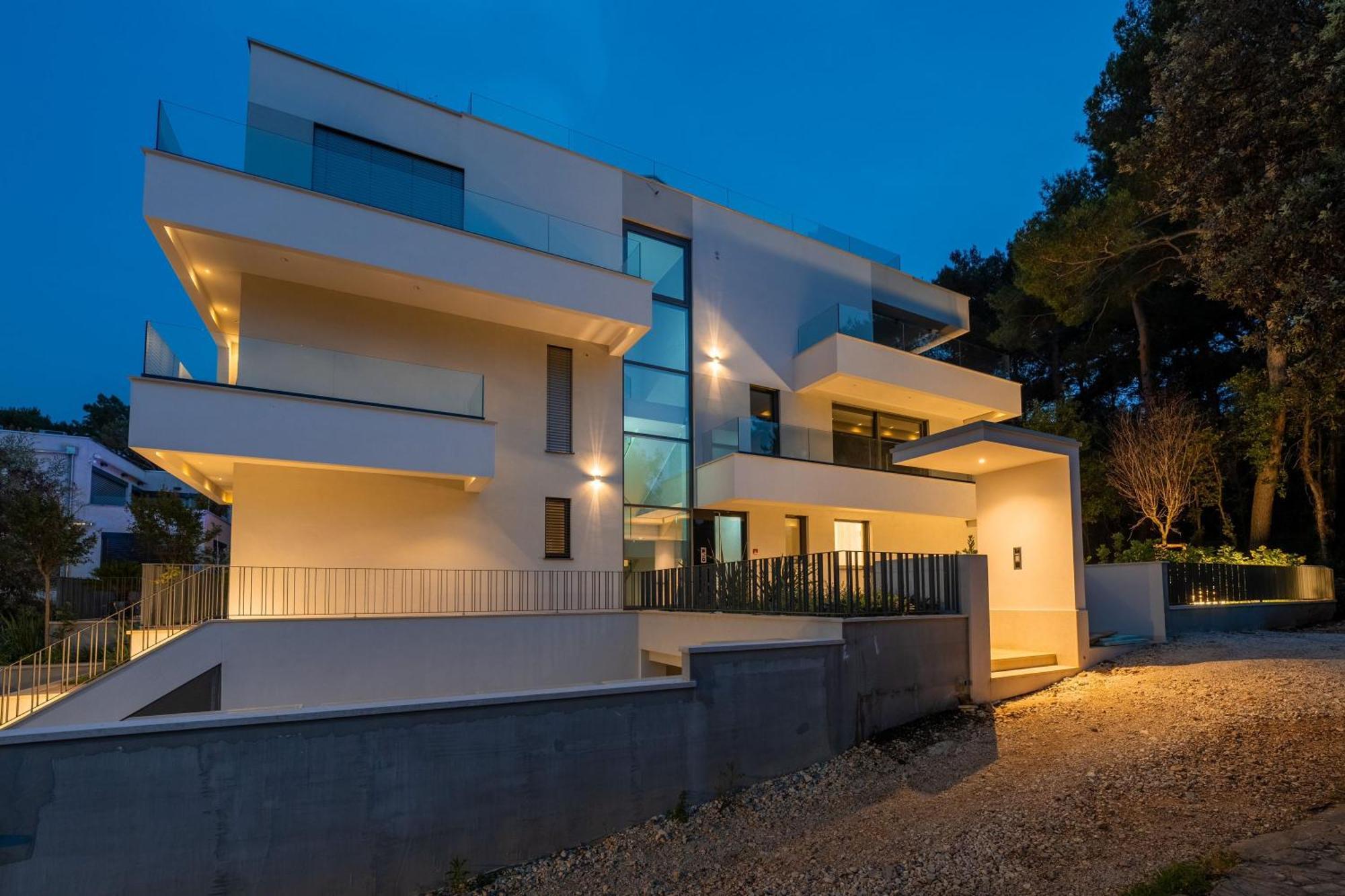 The Q Bliss - Your New 4-Star Hideaway With A Garage Rovinj Extérieur photo